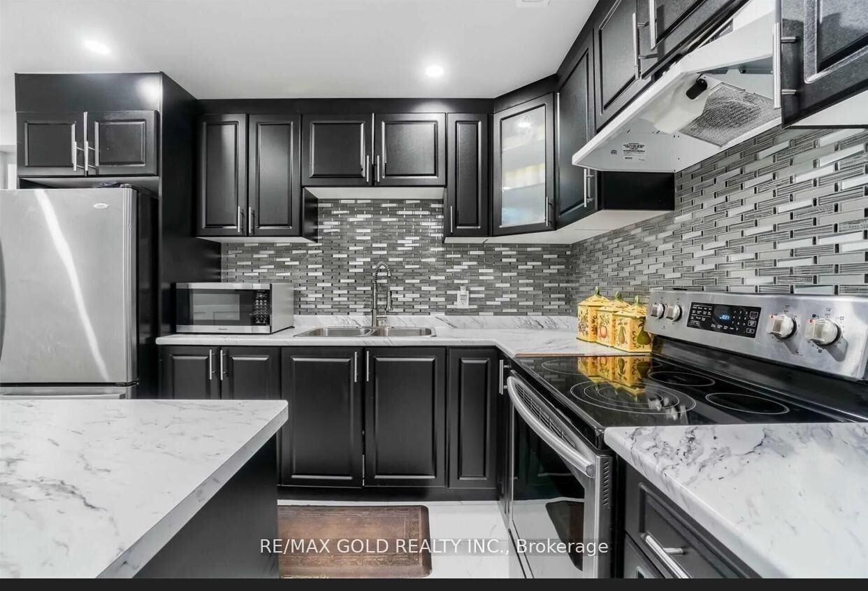 Property Photo:  66 Zelda Road  ON L6R 0B6 