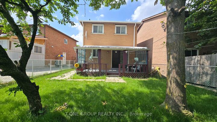 Property Photo:  25 Duxford Crescent  ON L3R 7B2 