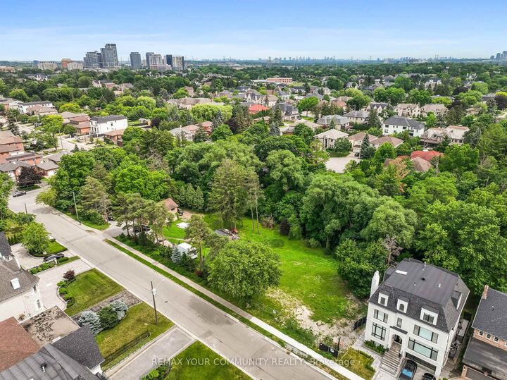 Property Photo: 7 Birch Avenue W ON L4C 6C4