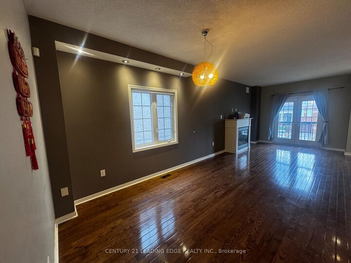 Property Photo:  13 Prince William Drive Upper  ON L3R 7V5 