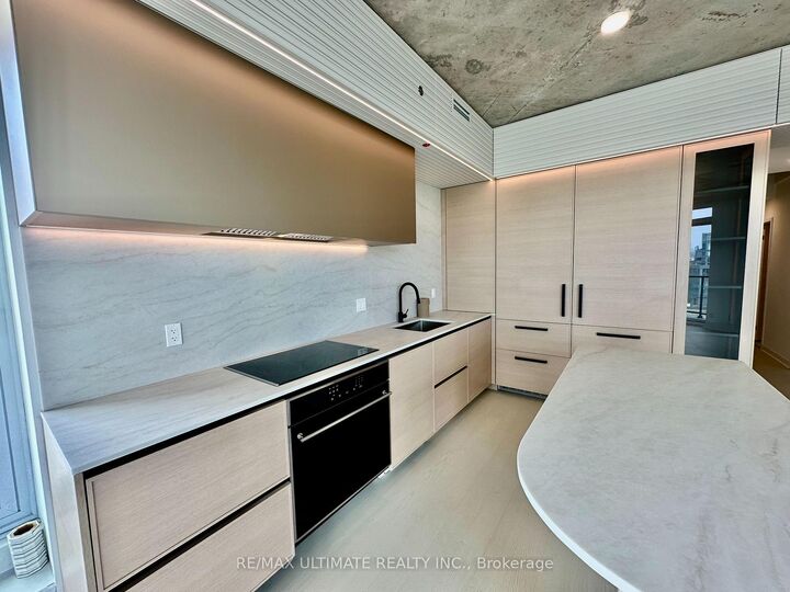 Property Photo: 57 Brock Avenue 704 ON M6K 0H3