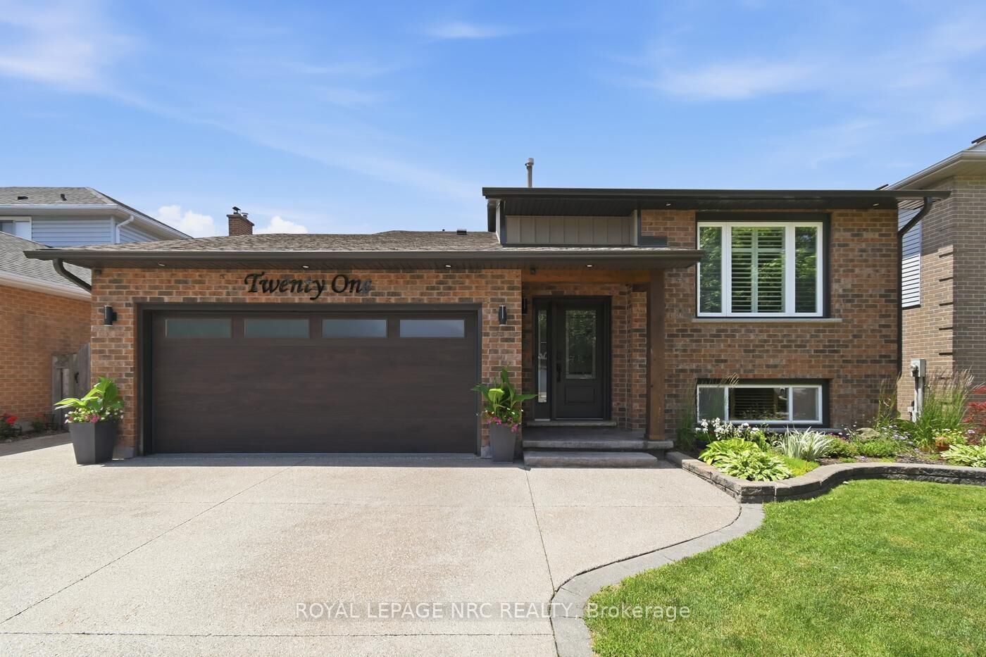 Property Photo:  21 Consiglia Drive  ON L2S 3L1 