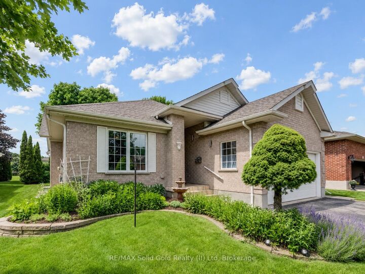 Property Photo:  11 Sun Valley Drive  ON N3A 3P8 