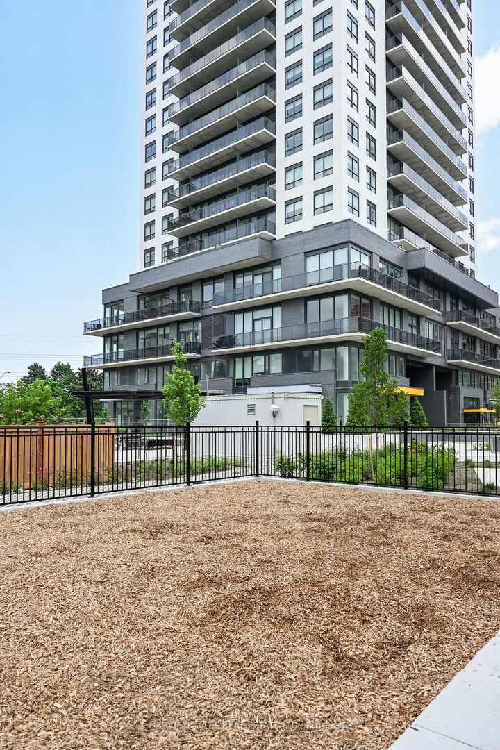 Property Photo:  100 Eastdale Avenue 1110  ON M4C 5A1 