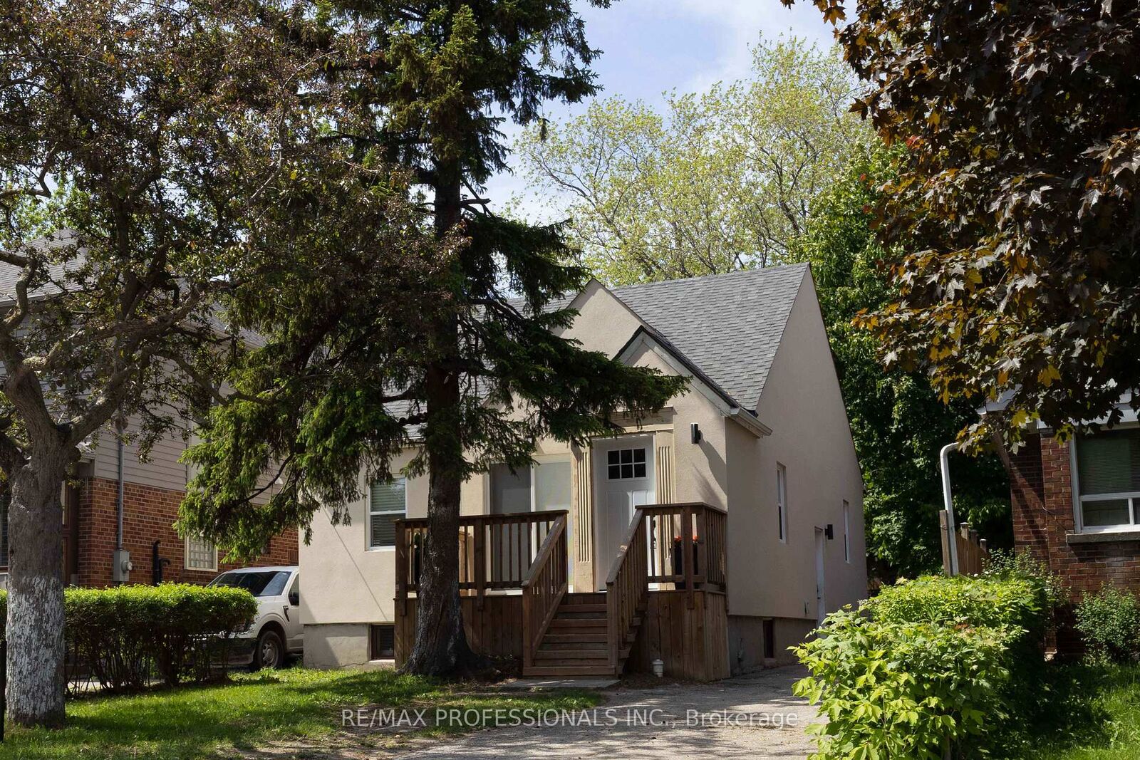 Property Photo: 76 Macdonald Street ON M8V 1Y4