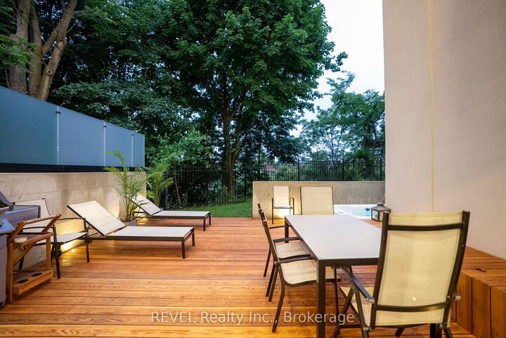 Property Photo: 5 Michigan Avenue ON L2N 4G7