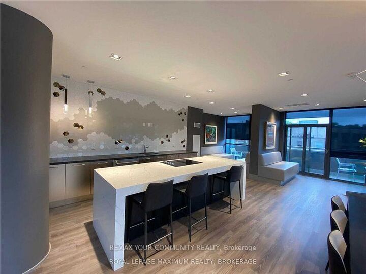 Property Photo:  181 Bedford Road 803  ON M5R 1J8 