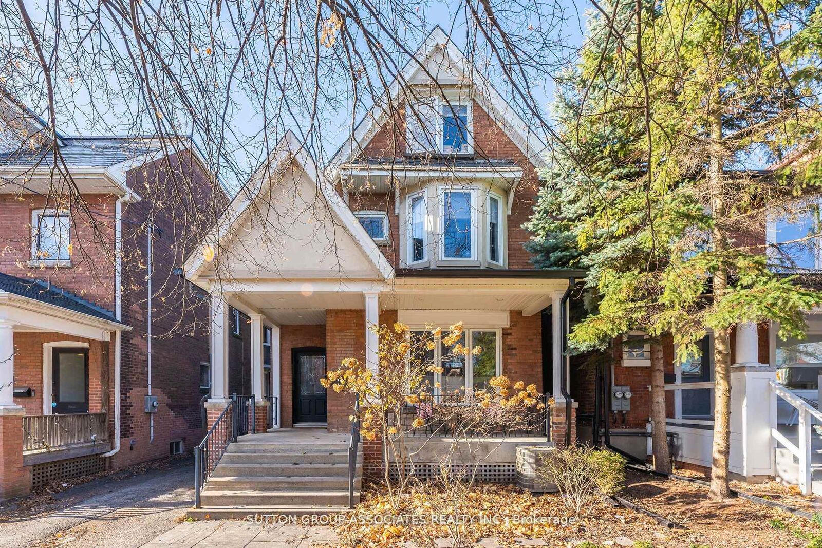 Property Photo:  672 Huron Street Unit #B  ON M5R 2R9 
