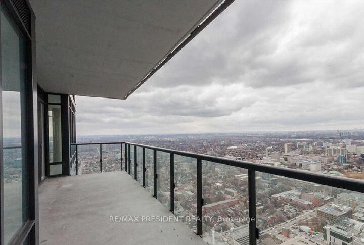 Property Photo: 488 University Avenue 5216 ON M5G 0C1