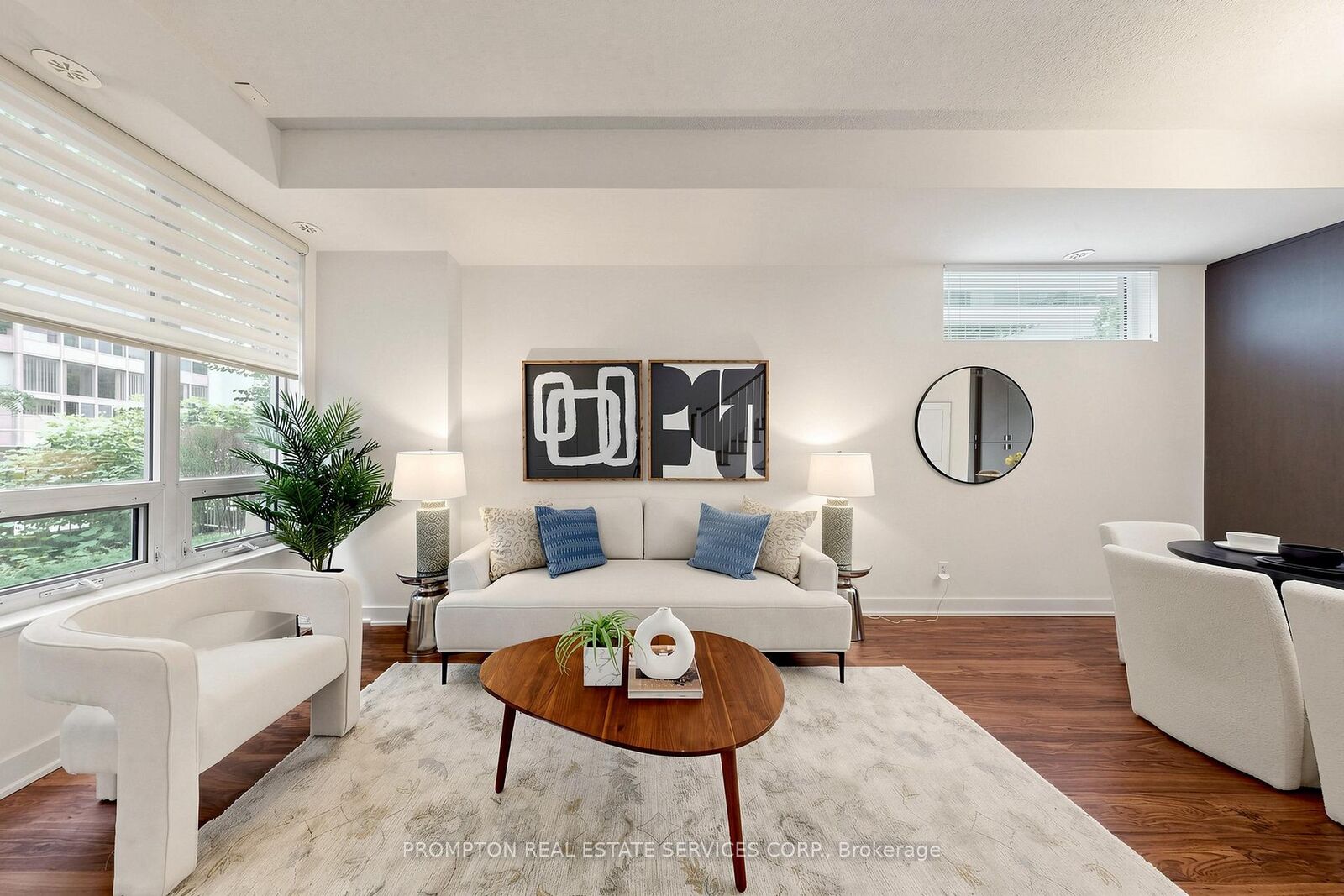 Property Photo: 88 Sheppard Avenue E Th17 ON M2N 0G9