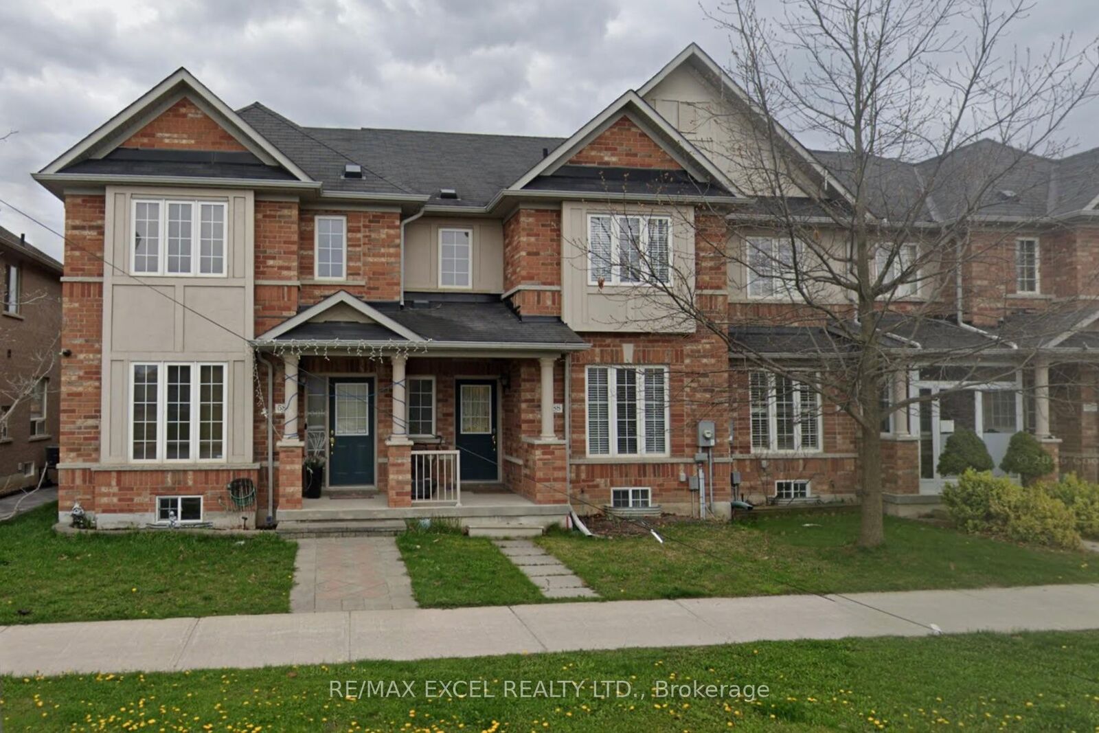 Property Photo:  588 Hoover Park Drive  ON L4A 0S8 