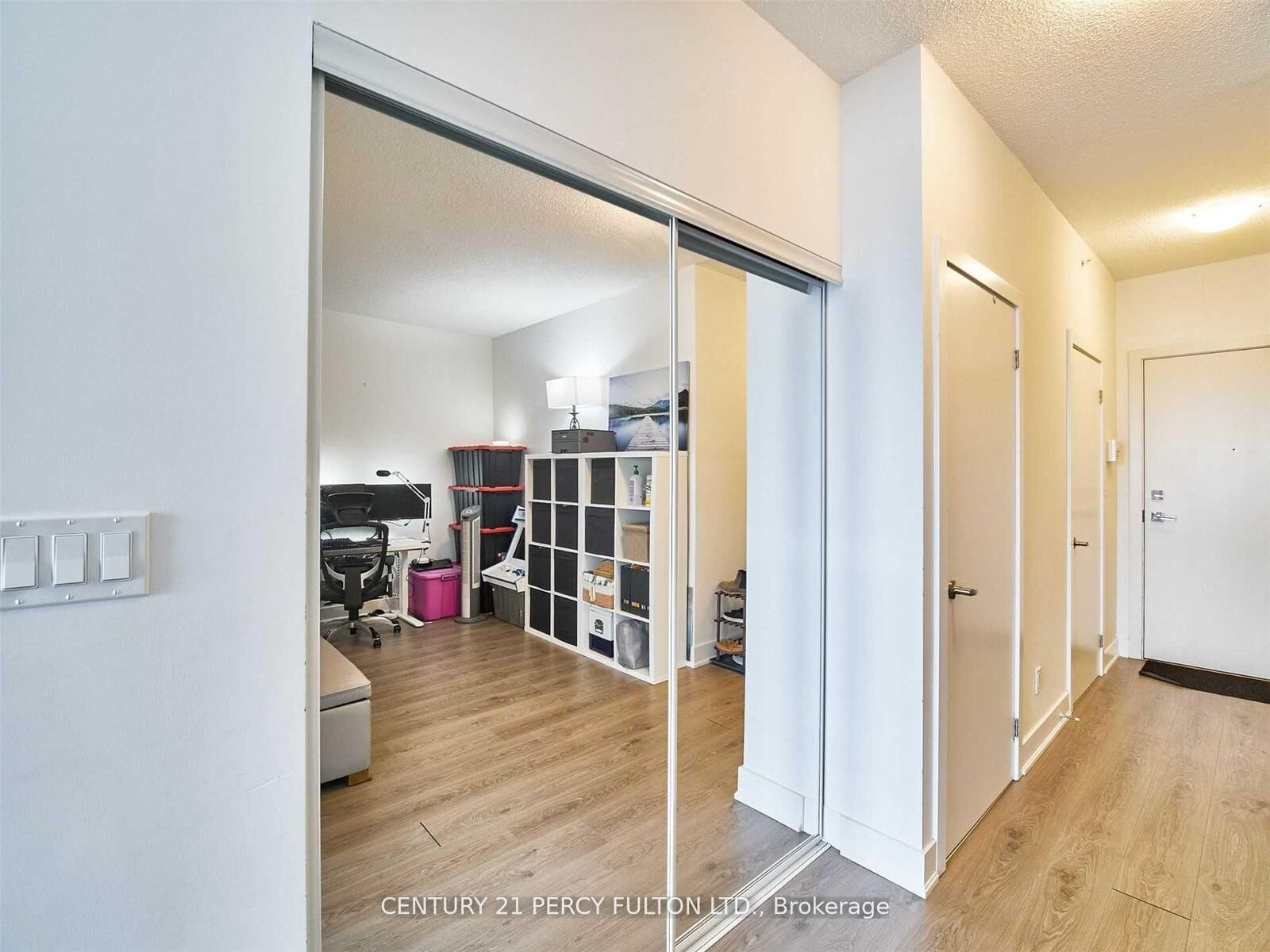 Property Photo:  99 The Donway West N/A 601  ON M3C 0G1 