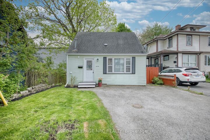 4676 McDougall Crescent — photo 1
