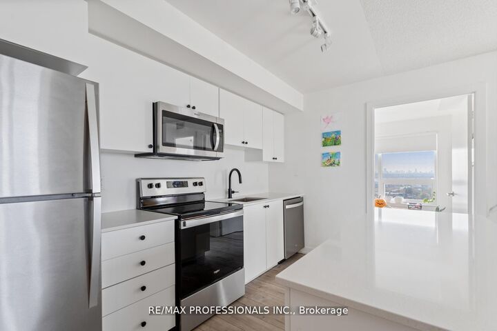 Property Photo: 10 Wilby Crescent 1603 ON M9N 0B6