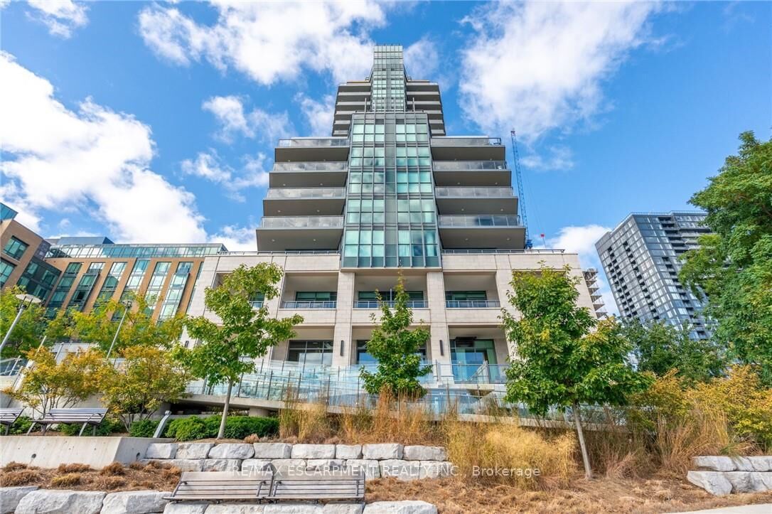 Property Photo:  2060 Lakeshore Road 406  ON L7R 0G2 