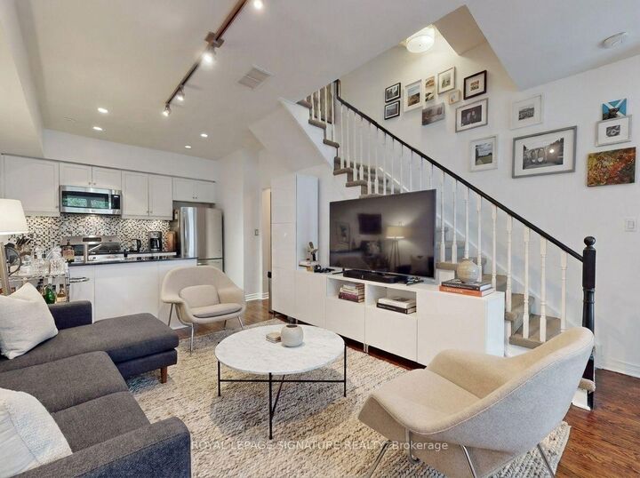 Property Photo: 6 Wellesley Place 42 ON M4Y 3E1
