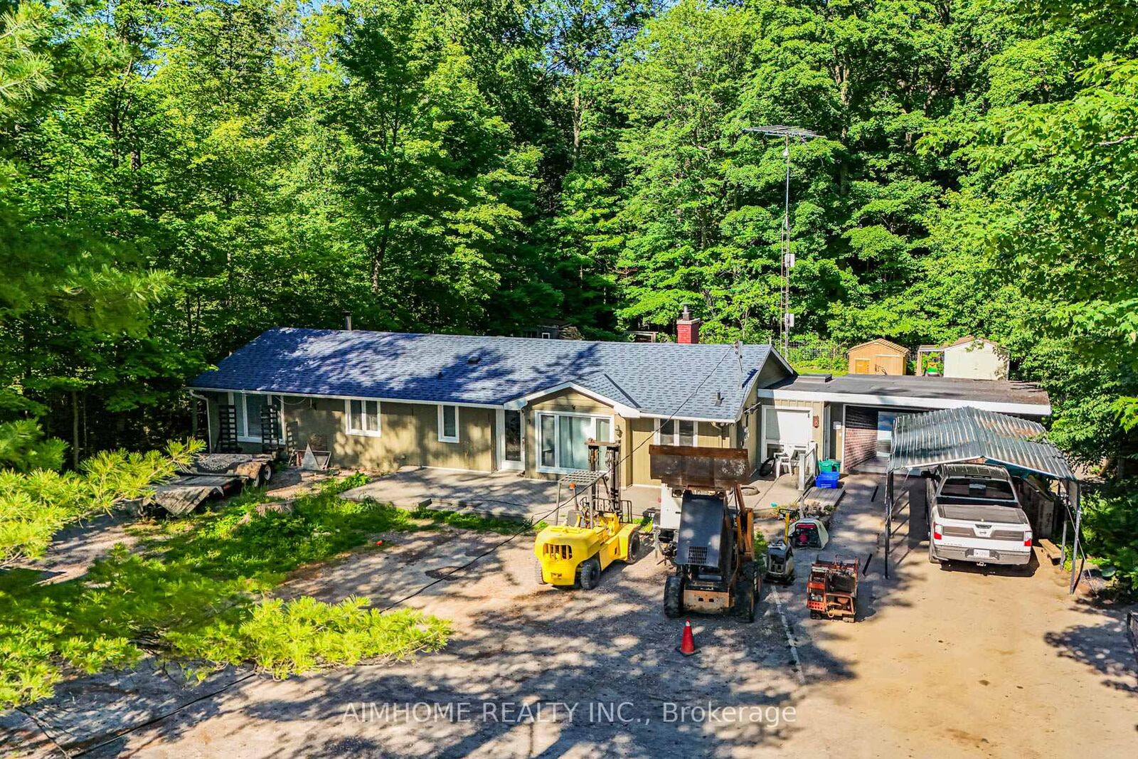Property Photo: 12827 Leslie Street ON L4E 1A2