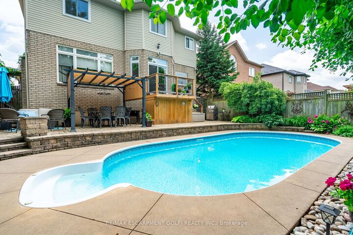 Property Photo:  26 Shadetree Crescent  ON L8J 3X2 
