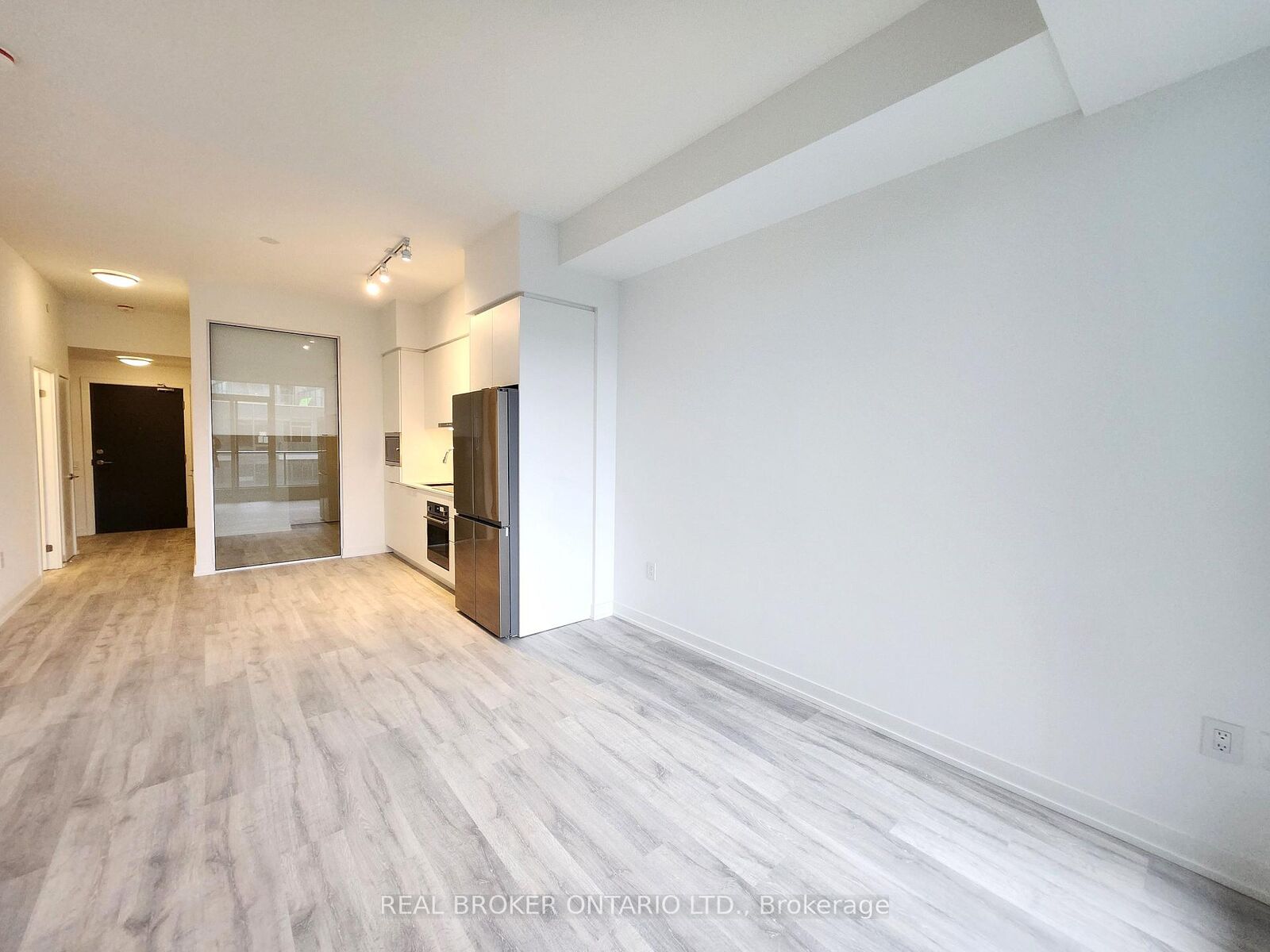 Property Photo:  8 Olympic Garden Drive S622  ON M2M 4E7 