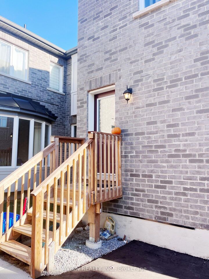 Property Photo: 5 Waterleaf Road ON L6B 0Z3