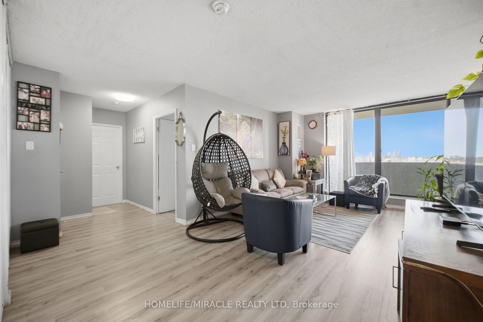 Property Photo: 301 Prudential Drive 701 ON M1P 4V3