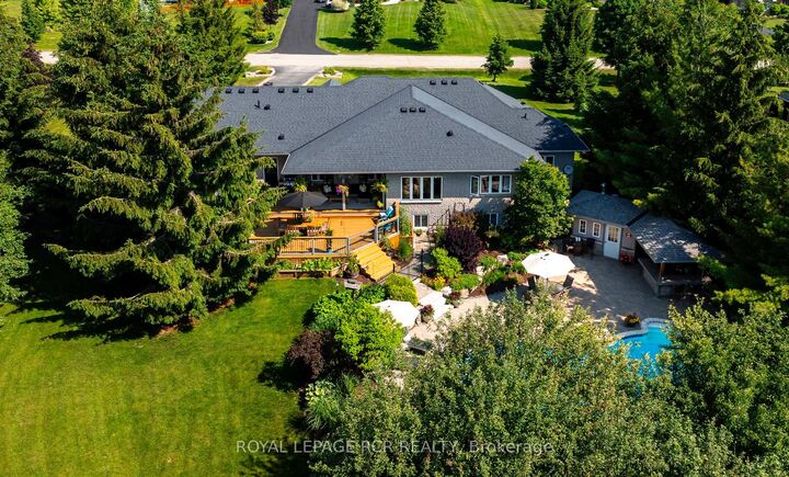 6 Brookhaven Crescent — photo 1