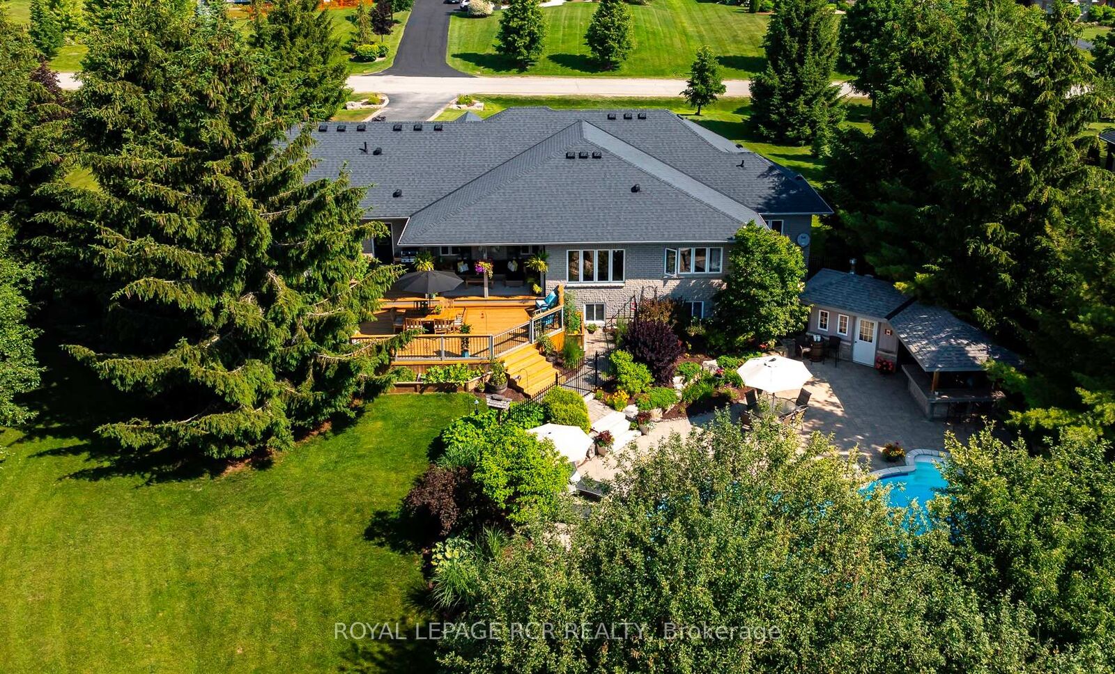 Property Photo: 6 Brookhaven Crescent ON L9W 7L9
