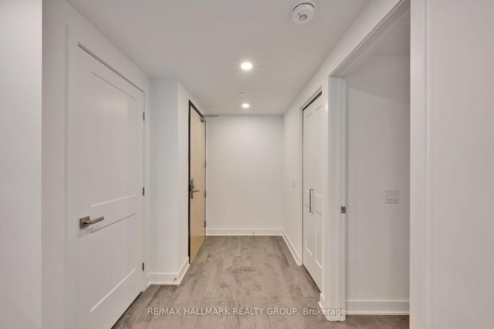 Property Photo: 340 Queen Street 701 ON K1R 0G1