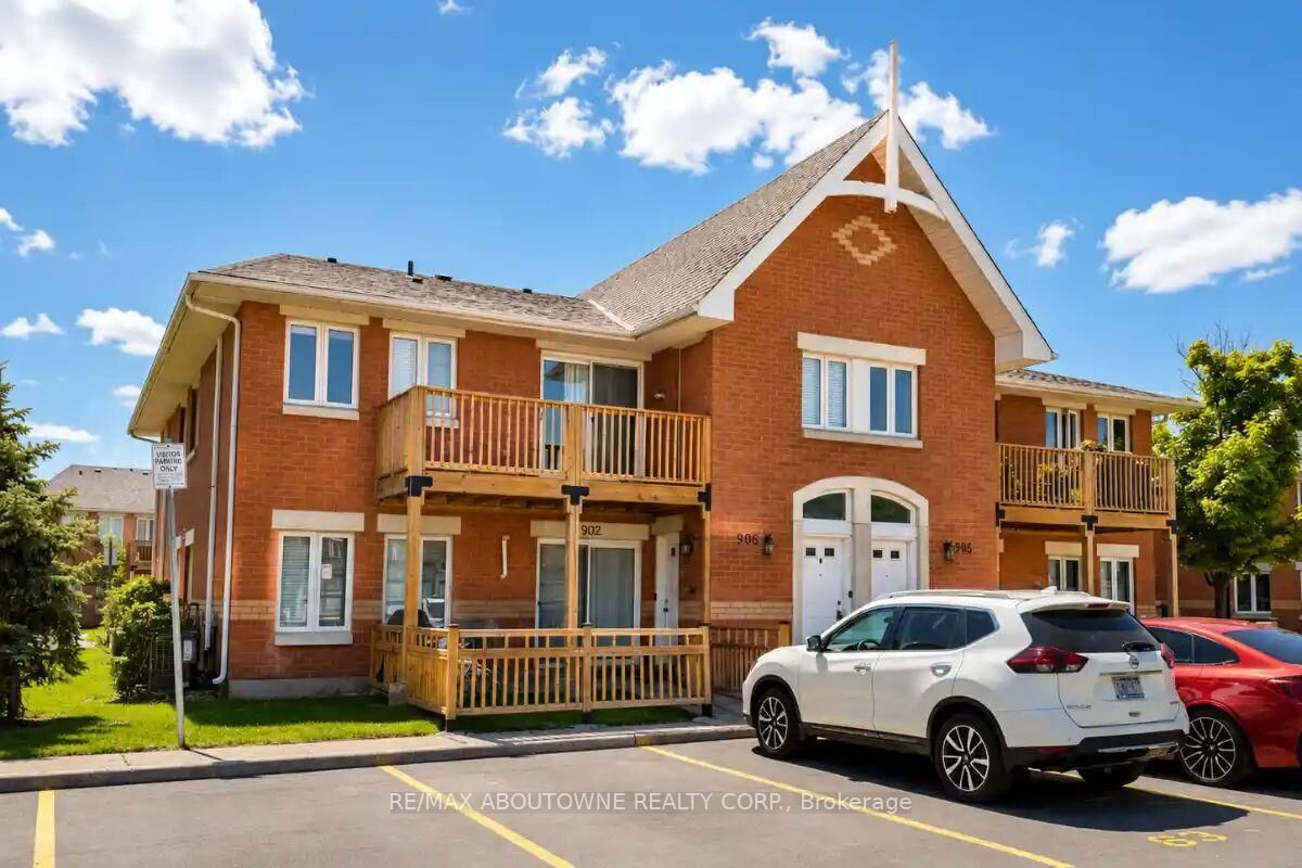 Property Photo:  4140 Foxwood Drive 906  ON L7M 4R4 