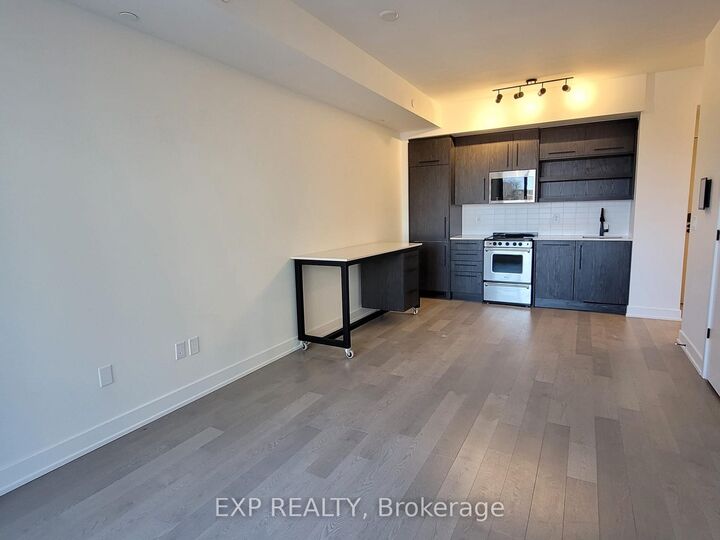 Property Photo:  560 Rideau Street 407  ON K1N 0G3 