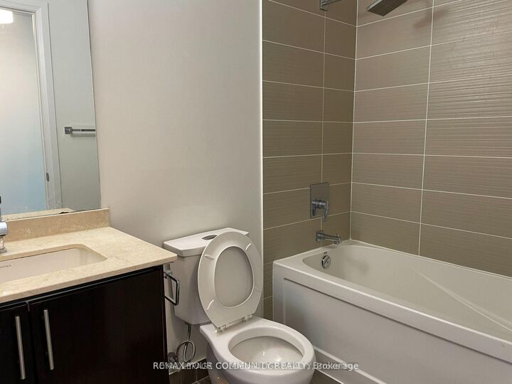 Property Photo: 7161 Yonge Street 2231 ON L3T 0C8