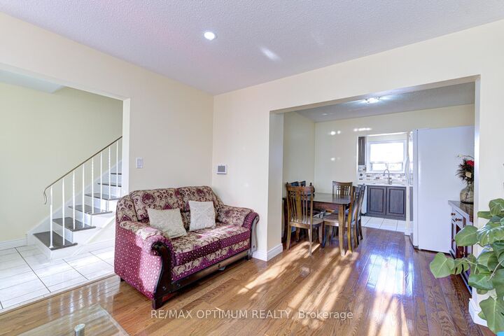 Property Photo:  21 Juniper Crescent  ON L6S 1J9 