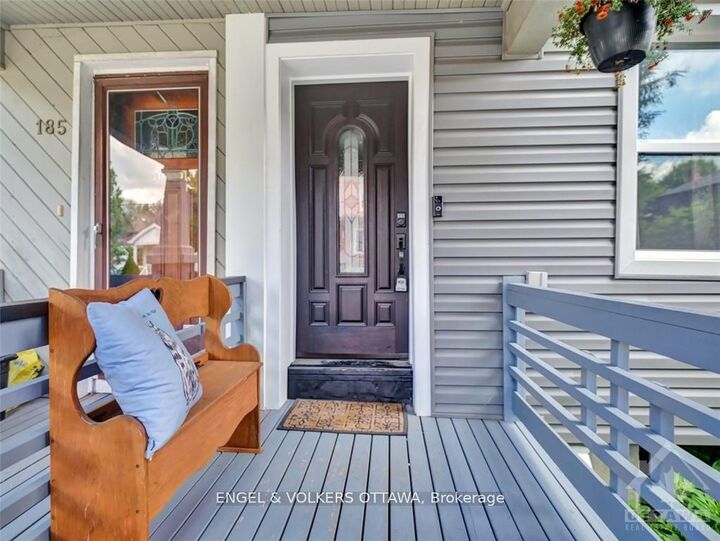 Photo de la propriété:  187 Ivy Crescent  ON K1M 1X9 