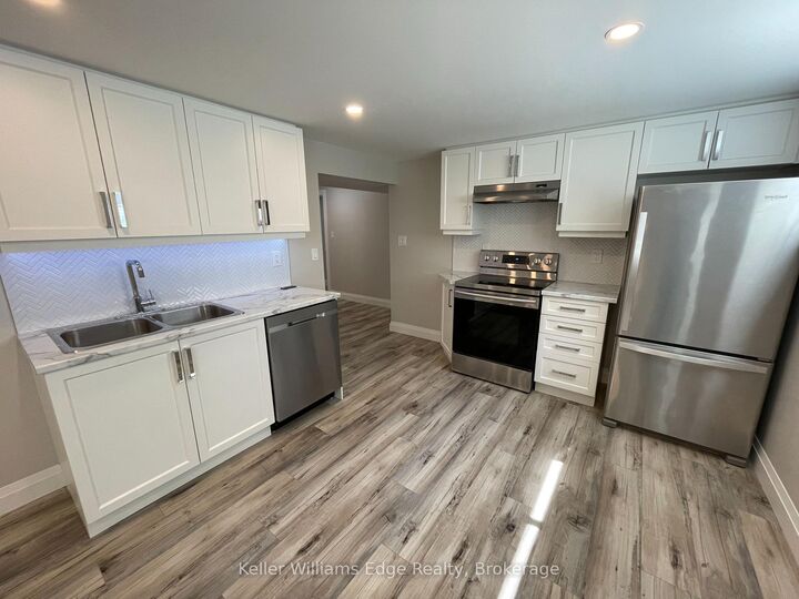 Property Photo:  24 Baroche Street Lower  ON L8V 4C7 