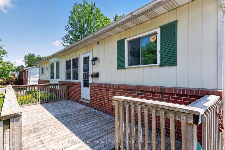Property Photo:  110 Glamorgan Drive  ON K2L 1R4 
