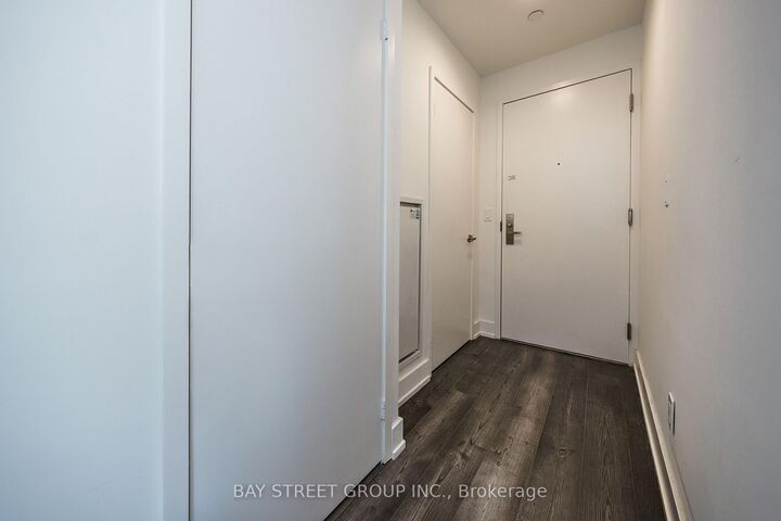 Property Photo:  75 St Nicholas Street 809  ON M4Y 0A5 