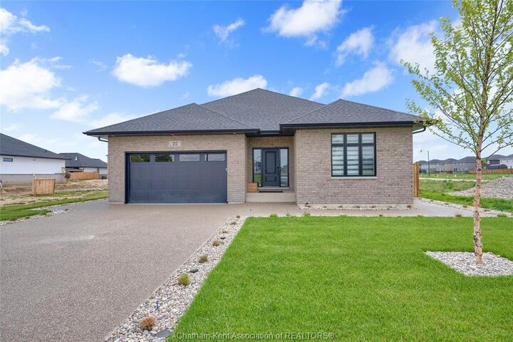 Property Photo: 207 Rosewood Crescent ON N7M 0V4