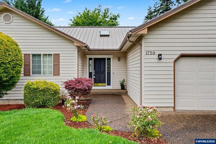 Property Photo: 1759 Sunburst Ter NW OR 97304