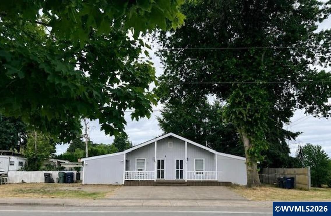 Property Photo: 180 S 16th (-182) St OR 97351