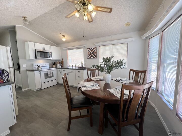 Property Photo: 5707 E 32 St #454 AZ 85365