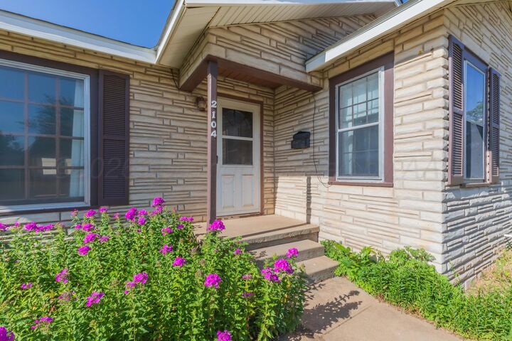 Property Photo: 2104 2nd Avenue TX 79015-3046