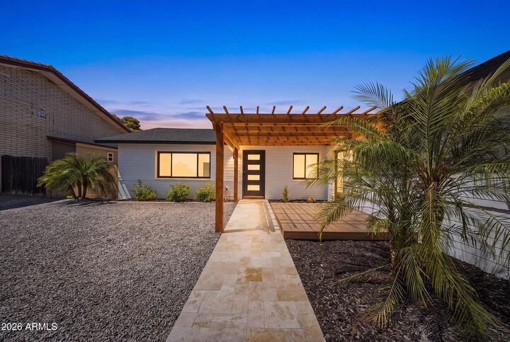 Property Photo: 8114 E Jackrabbit Road AZ 85250