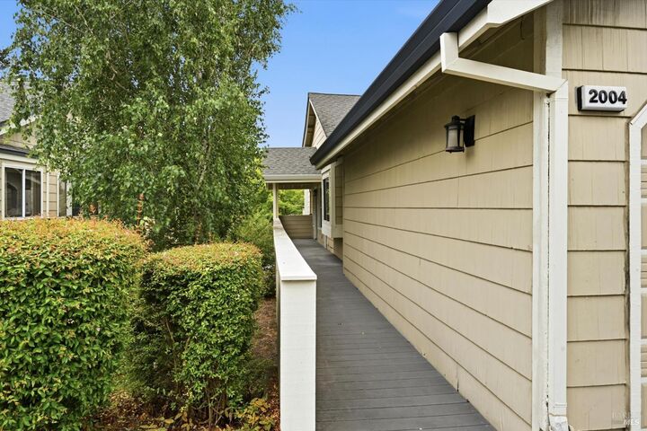 Property Photo: 2004 Stonefield Lane CA 95403
