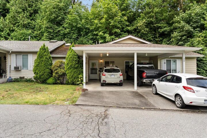 Property Photo:  3350 Elmwood Drive 19  BC V2S 6B2 