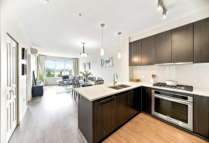 Property Photo: 9399 Alexandra Road 613 BC V6X 0L7