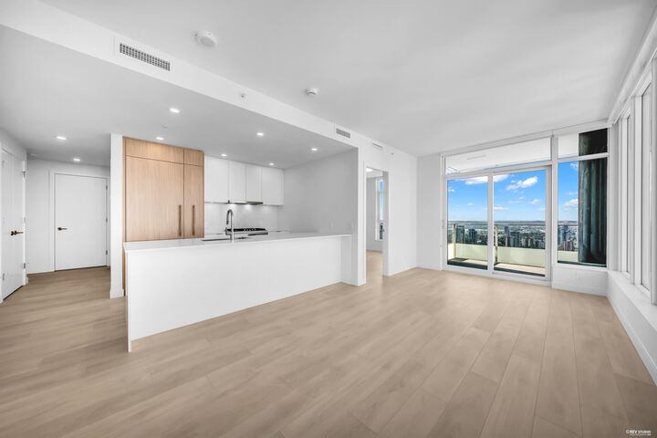 Property Photo: 537 Cottonwood Avenue 3104 BC V3J 0S4