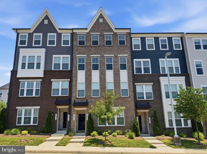 Property Photo:  14915 River Walk Way  VA 22191 