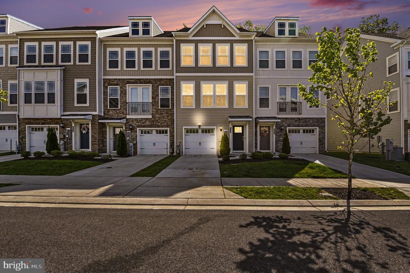 Property Photo: 238 Waterstone Rd MD 21221