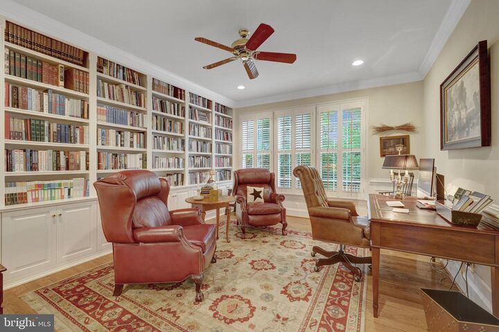Property Photo:  513 John Marshall Drive NE  VA 22180 