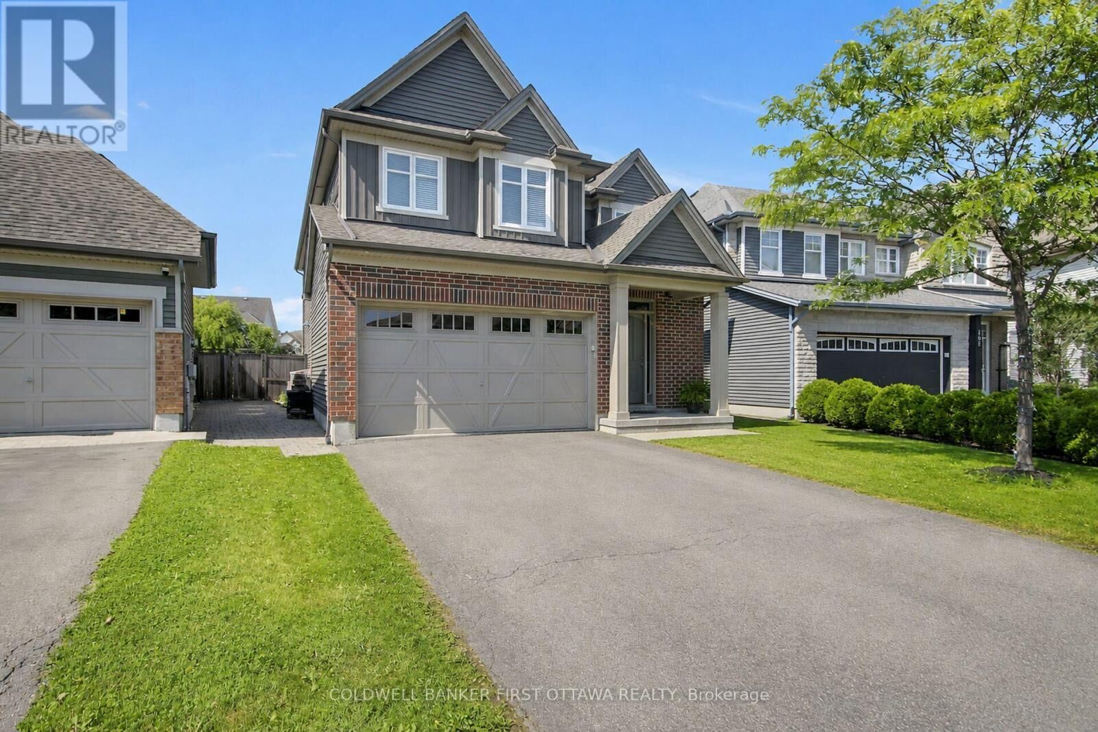Property Photo:  104 Gracewood Crescent  ON K1T 0J5 